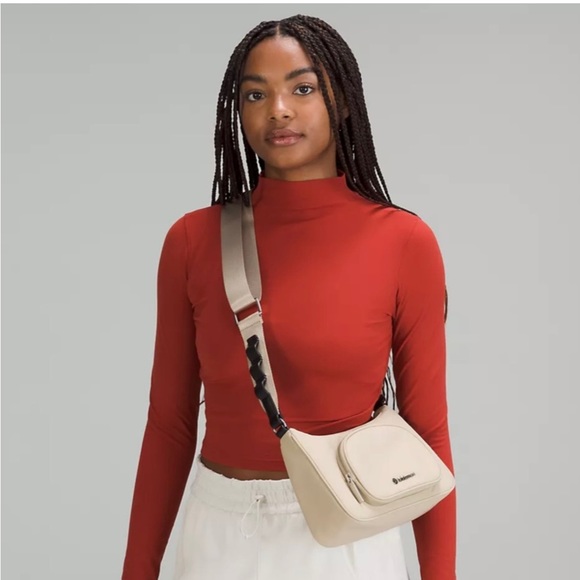 Rare! New with Tags!!! Lululemon Crossbody with Nano Pouch 2L Beige Neutral Tan - Picture 11 of 17
